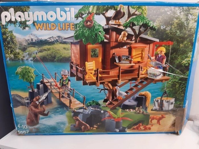 Playmobil cabane des aventuriers dans les arbres