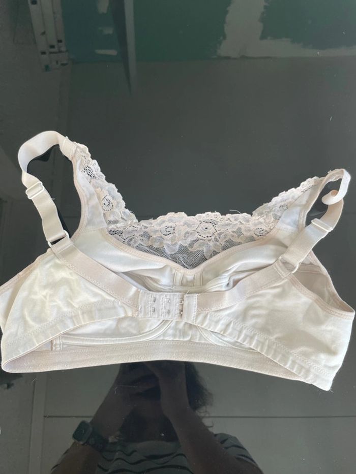 Soutien-gorge de la marque Damart, en taille 90 C - photo numéro 3