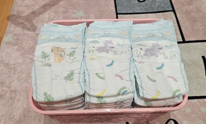 Pampers Baby dry taille 7 . 53 unités.