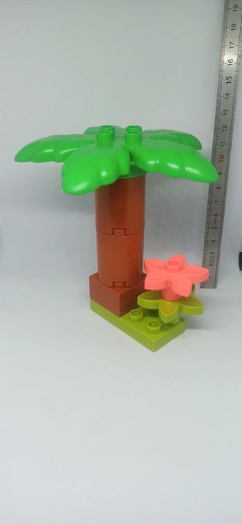Décor paysage arbre palmier avec fleurs et briques lego duplo