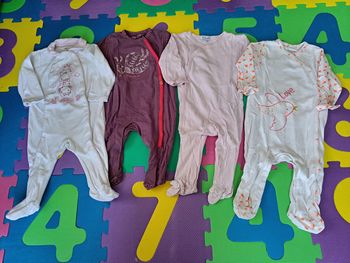 Lot de 4 pyjamas 12m