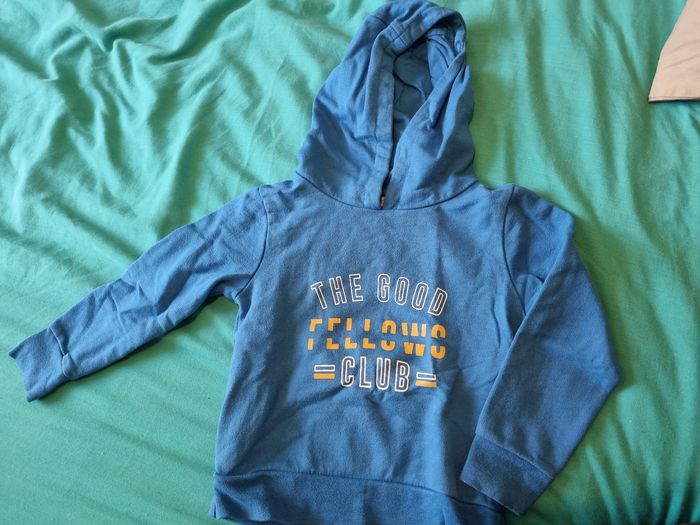 Pull a capuche 3ans
