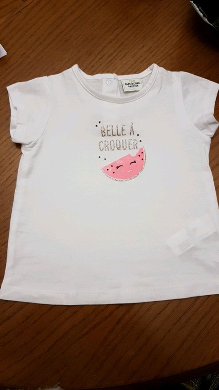 T-shirt tape à l'œil