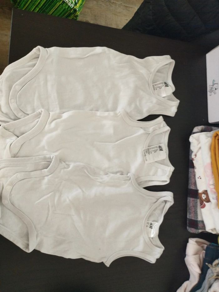 3 bodies 6-9mois H&M