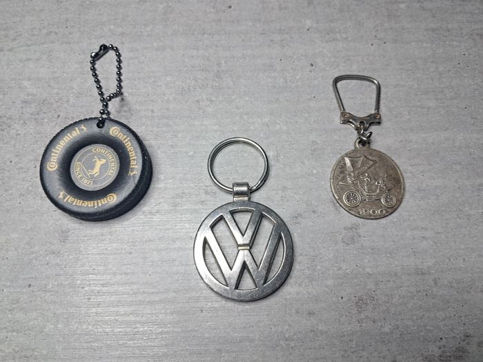 Lot de 3 porte clé sur le thème de la voiture