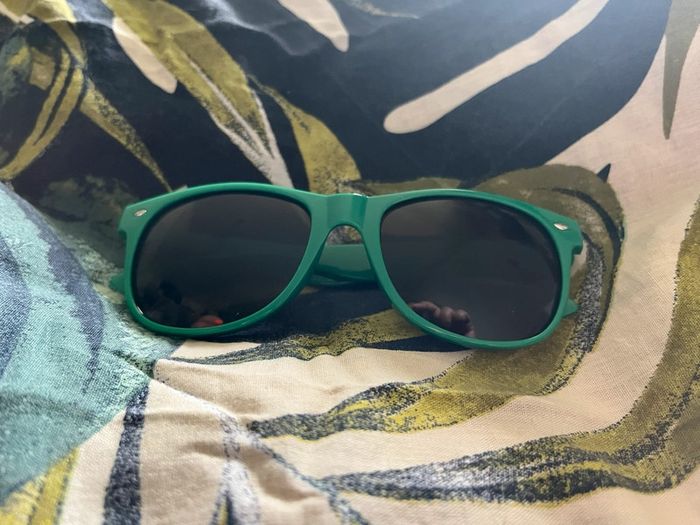 Lunette solaire neuve - photo numéro 3