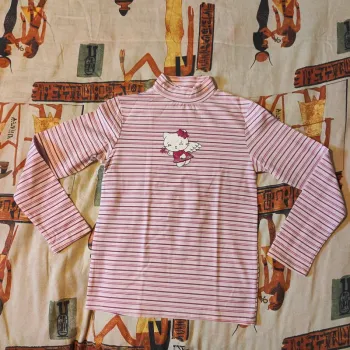 Pull style "Hello Kitty" taille 10 ans