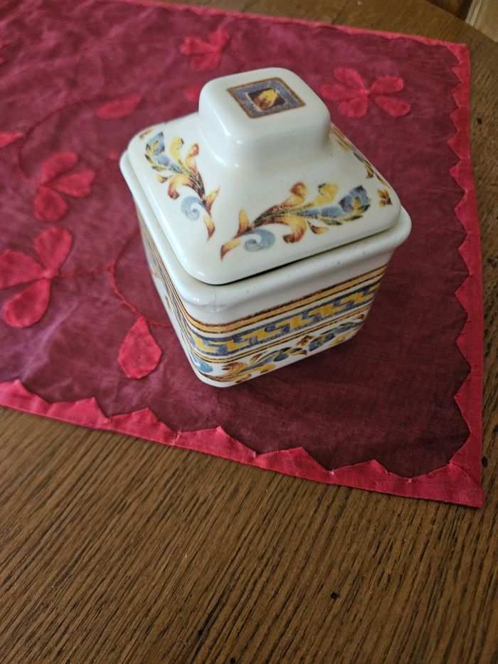 Petit pot ou bonbonnière vintage - photo numéro 6