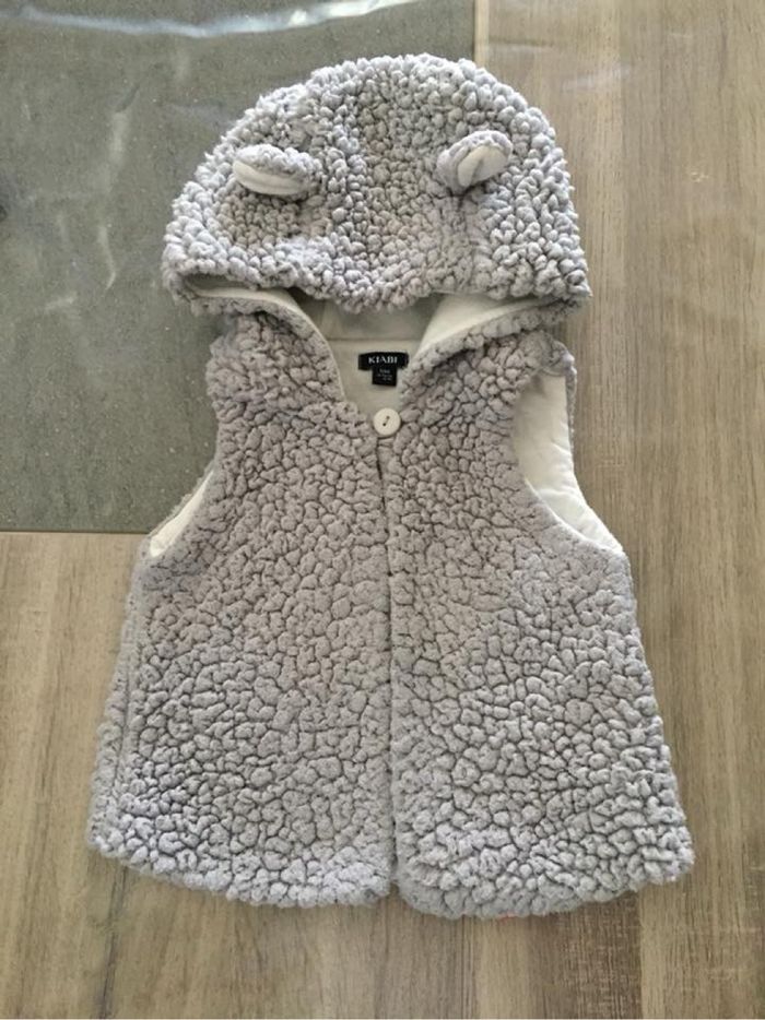 Gilets sans manche et tshirts 12 mois - photo numéro 7