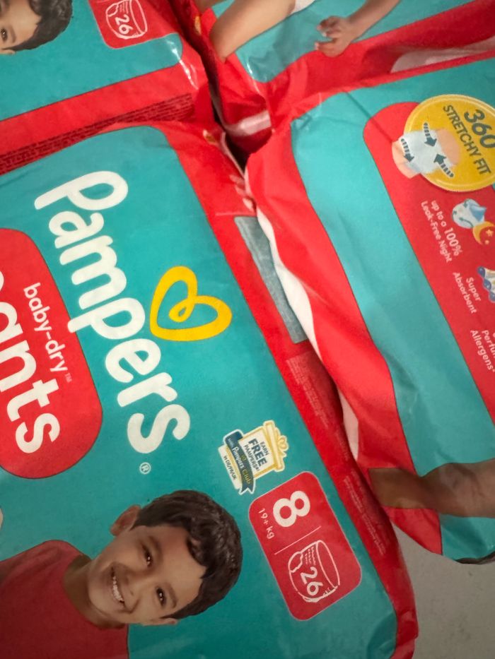 Lot de 6 paquets des couches Pampers taille 8 - photo numéro 2