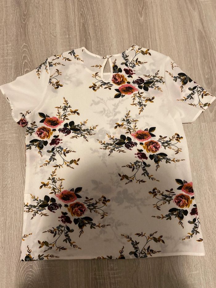 T shirt shein blanc écru à fleurs - photo numéro 3