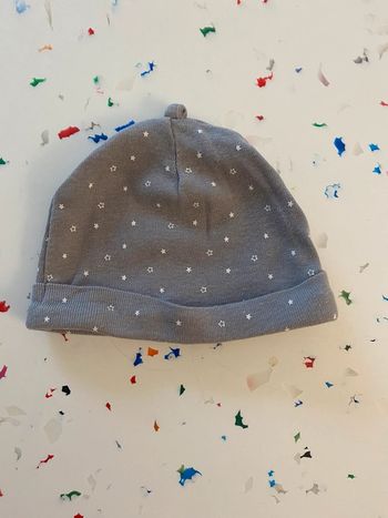 Bonnet en coton gris naissance