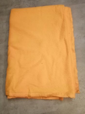 couverture pour lit 1 personne jaune orangé