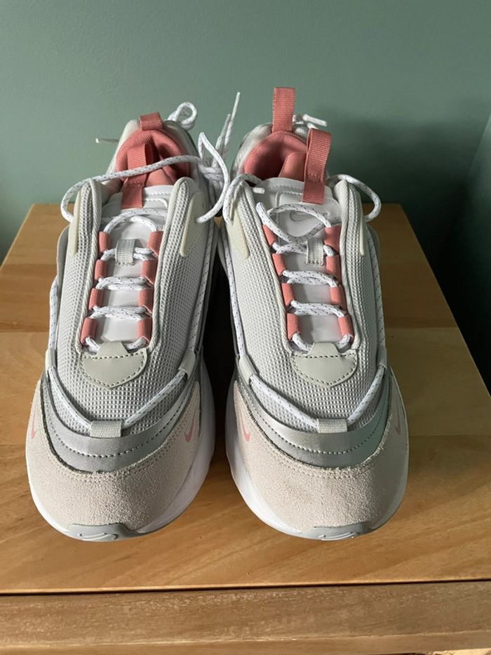 Nike air Max Furyosa rose taille 42 - photo numéro 2