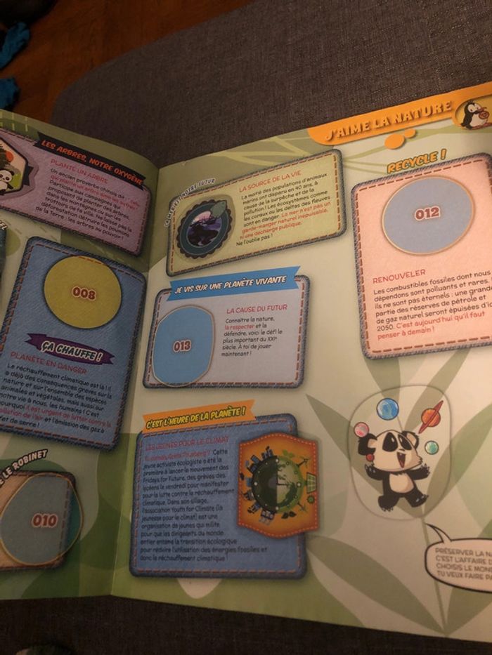 Album panini animaux 2022 + gros lot de stickers - photo numéro 3