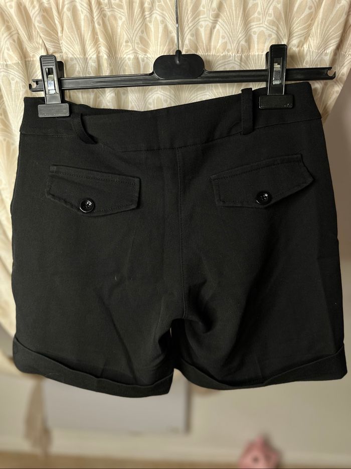 Short noir - photo numéro 2