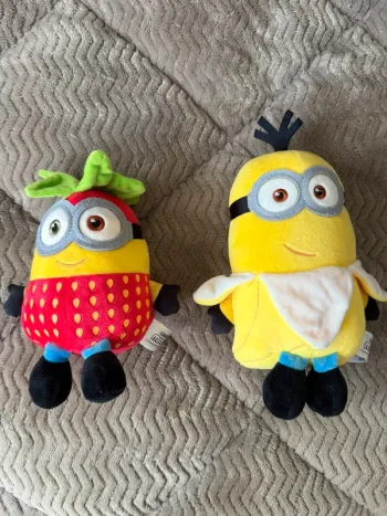Peluche Minion banane 🍌et Fraise 🍓 Les Câlins les plus Vitaminés