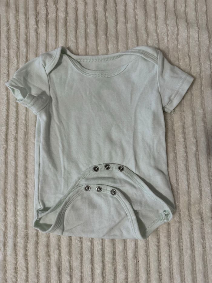 Lot de Bodies cerises - manches longues- blanc, rose - In Extenso - 6 mois - excellent état - photo numéro 7