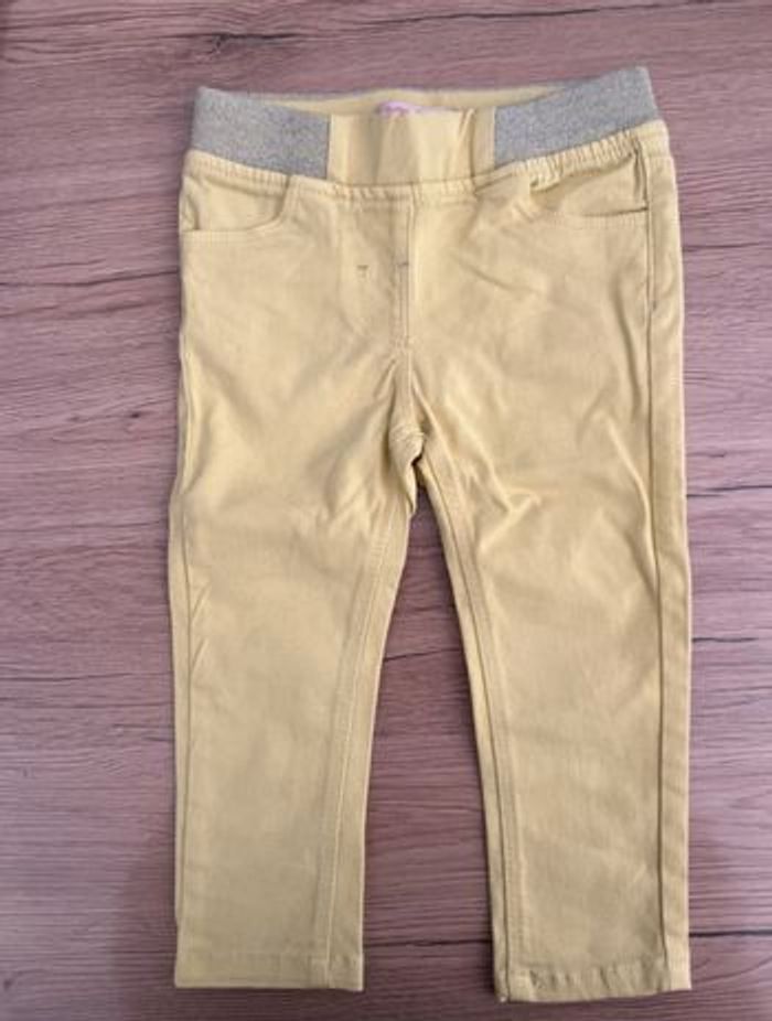 Pantalon jaune bébé
