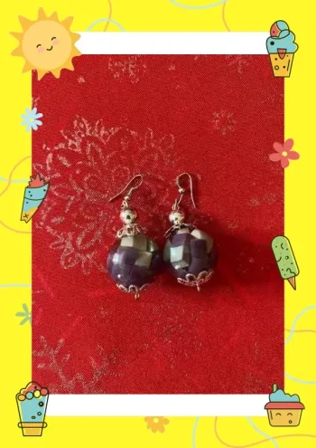 Boucles d'oreilles violettes argentées boules de noël