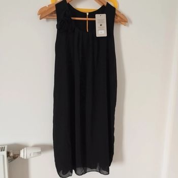 Robe cocktail noire neuve avec étiquette 40