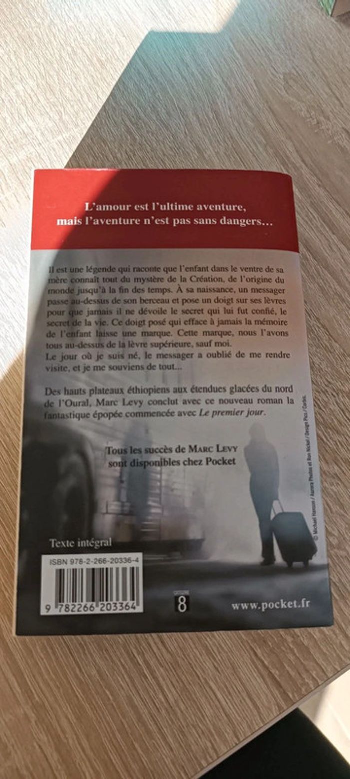 Livre Marc Levy La première nuit - photo numéro 2