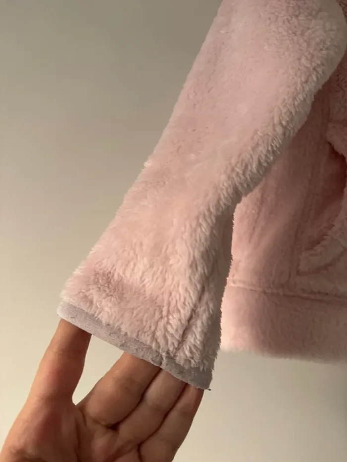 🧥Veste quechua à capuche tout doux rose - 96-102 cmfille 3-4 ans- très bon état - photo numéro 3