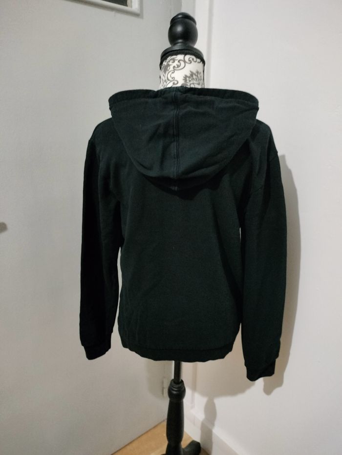 Sweat à capuche Kiabi tête de mort T.S ou 16 ans - photo numéro 3