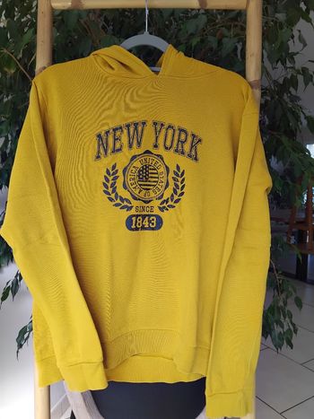 Sweat à capuche jaune 14 ans
