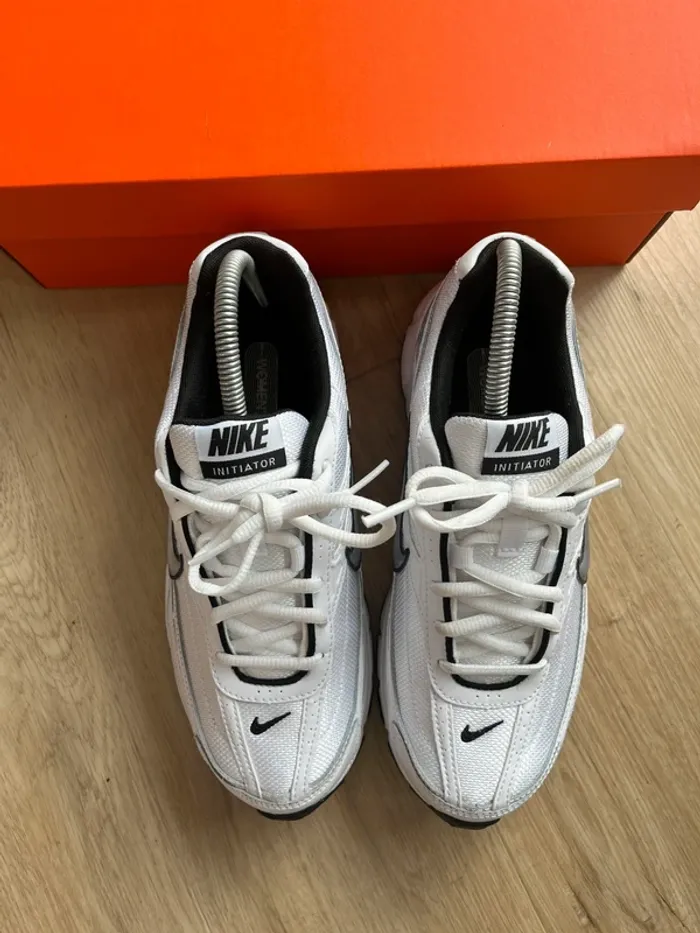 Nike Initiator Fluffy Blanc Gris Noir Taille 40 - photo numéro 2
