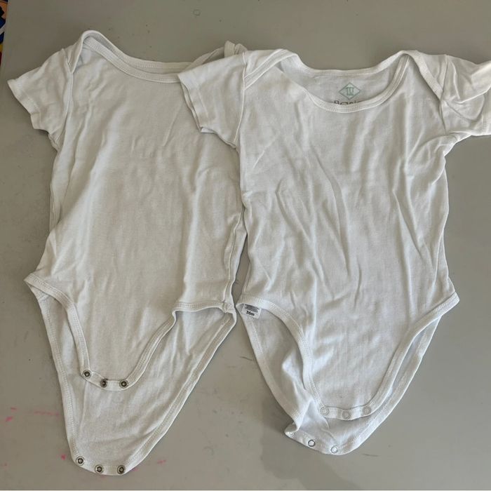 Lot de 7 bodys 36 mois 3 ans - photo numéro 2
