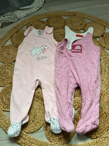 Lot de 2 sur pyjamas ou pyjamas sans manches 9 mois