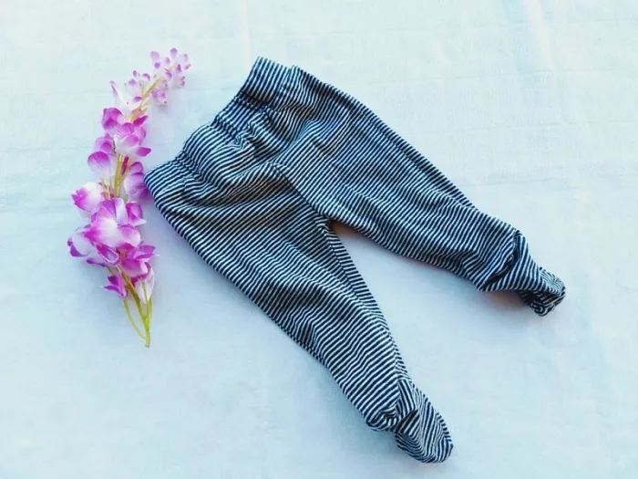 Bas de pyjama mixte avec pieds 68cms  (Zeeman) 6 mois - photo numéro 4