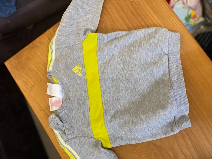 Lot vêtements 12 mois - photo numéro 4