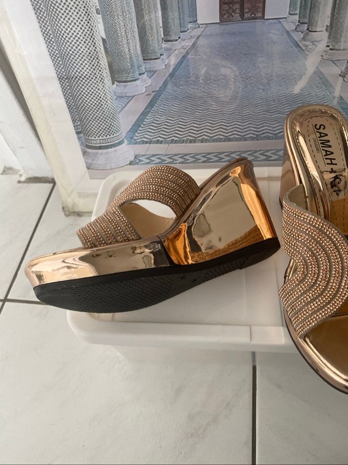 Chaussures compensées - photo numéro 4