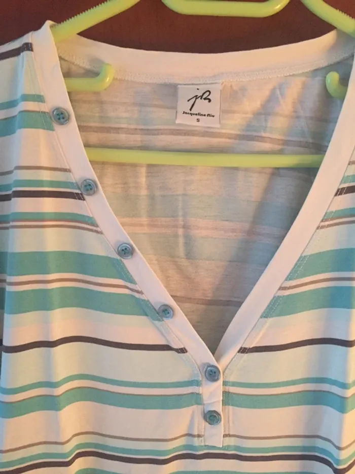T-shirt col V Jacqueline Riu. Taille S - photo numéro 2