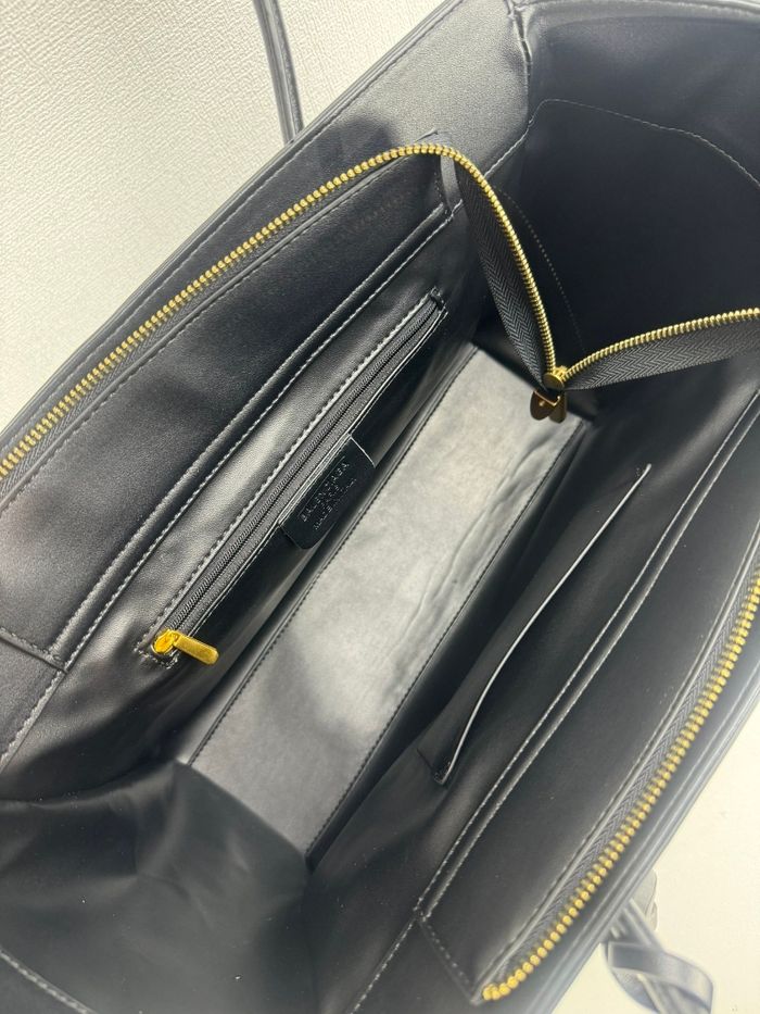 BALENCIAGA - photo numéro 4