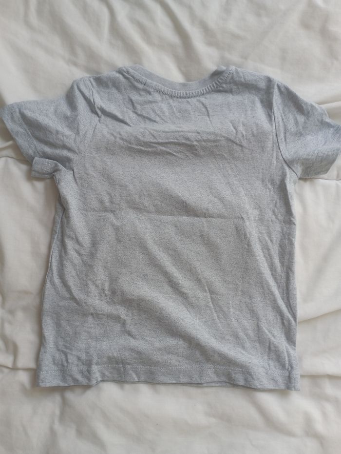 Tee shirt manches courtes gris poissons à sequins 6 ans Tough team  neuf 3€ - photo numéro 3
