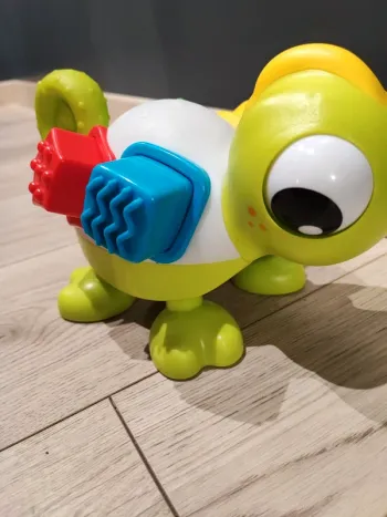 Boite à formes, Léon le caméléon