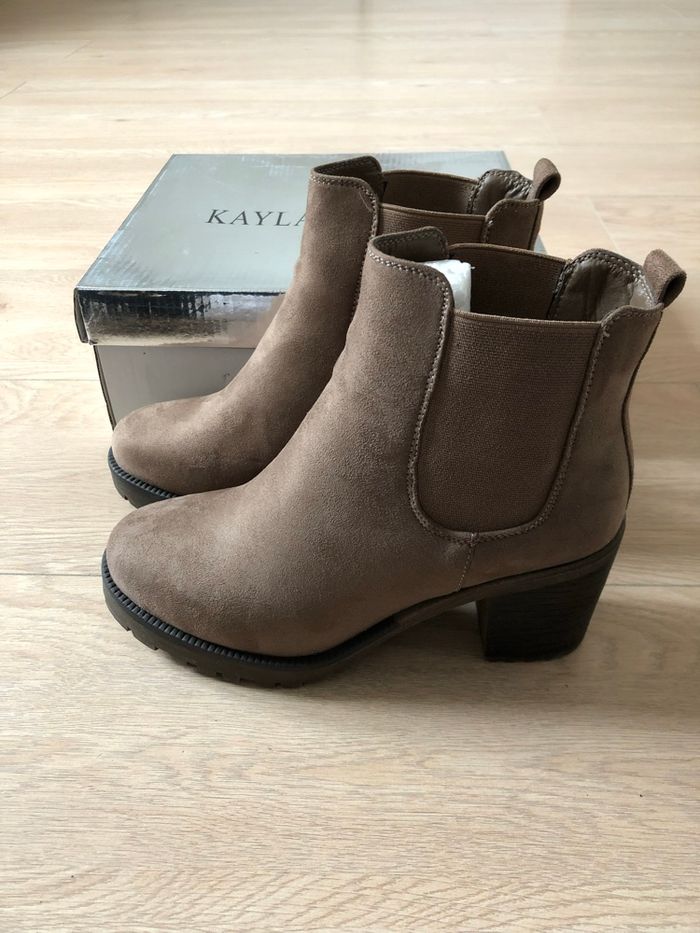 Bottines beiges marrons à talons neuves pointure 36 - photo numéro 2