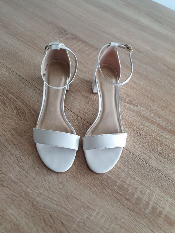 Chaussures ouvertes San Marina T39