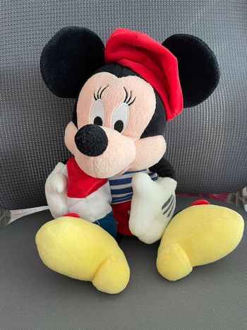 Peluche Minnie parisienne