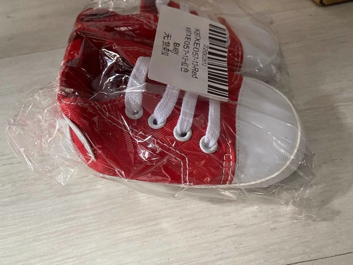 Chaussures souples rouges pour bébé 6-12 mois