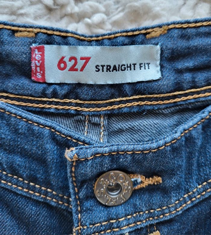 Jean Levi's bleu foncé 627 Straight fit Taille 37 - photo numéro 5