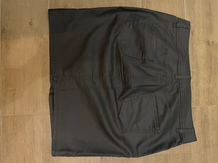 Jupe courte - photo numéro 2