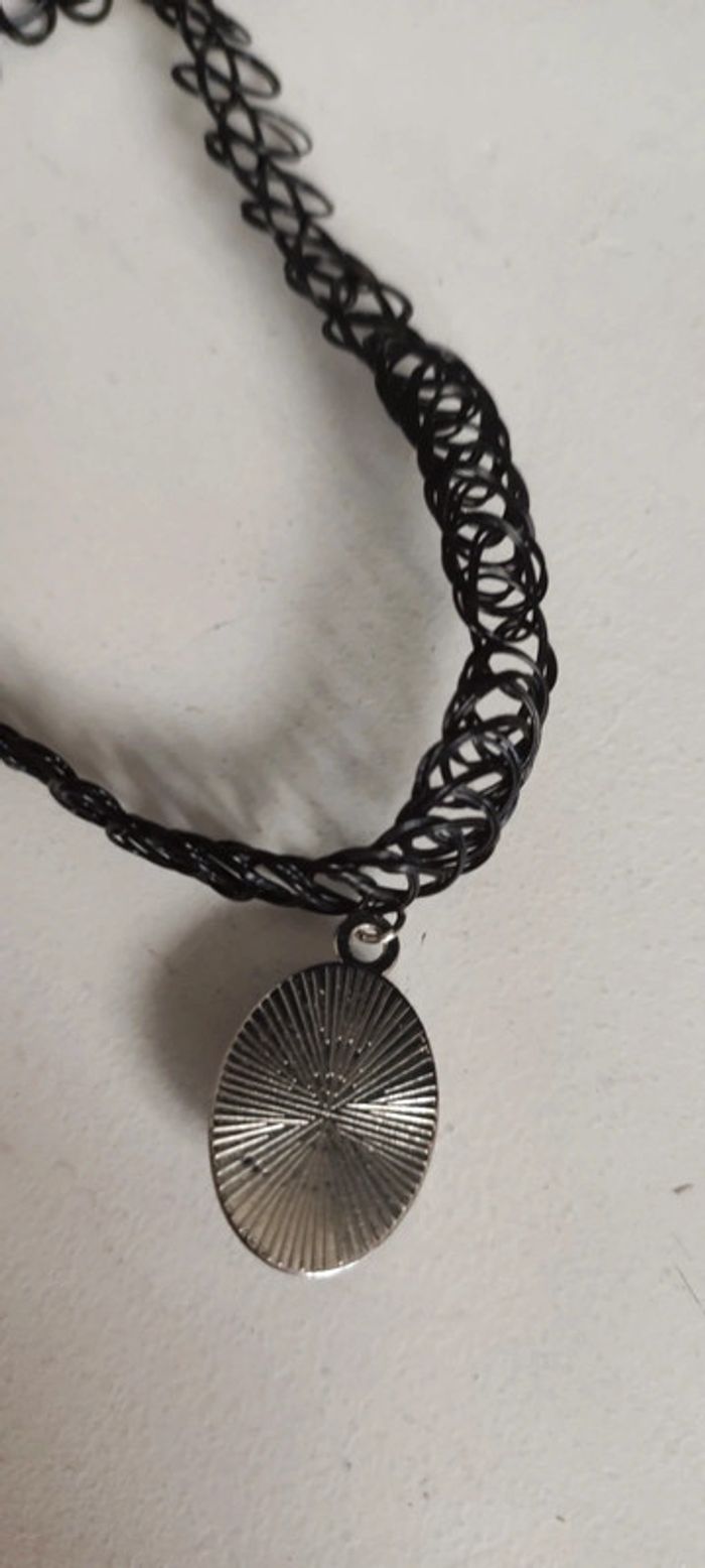 Ras du cou tattoo - photo numéro 7