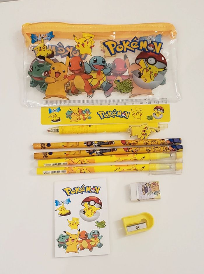 Pokémon Fournitures Scolaires NeuvesTrousse, Stylos, Crayons. Règle, Gomme, Bloc note, taille Crayon