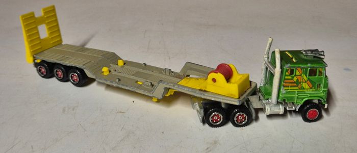 Miniature majorette camion Ford cl9000 + semiI surbaissee porte tractopelle 1/87 - photo numéro 3