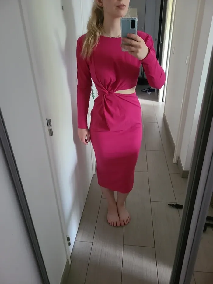 Robe rose ouverte - photo numéro 3