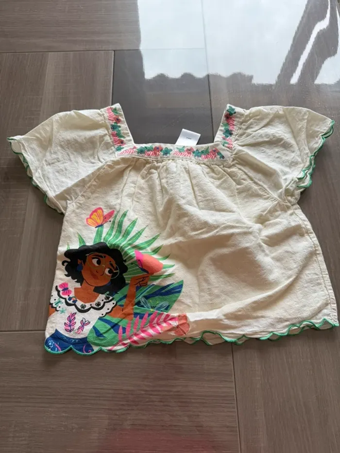 T-shirt fille Disney taille 8 ans